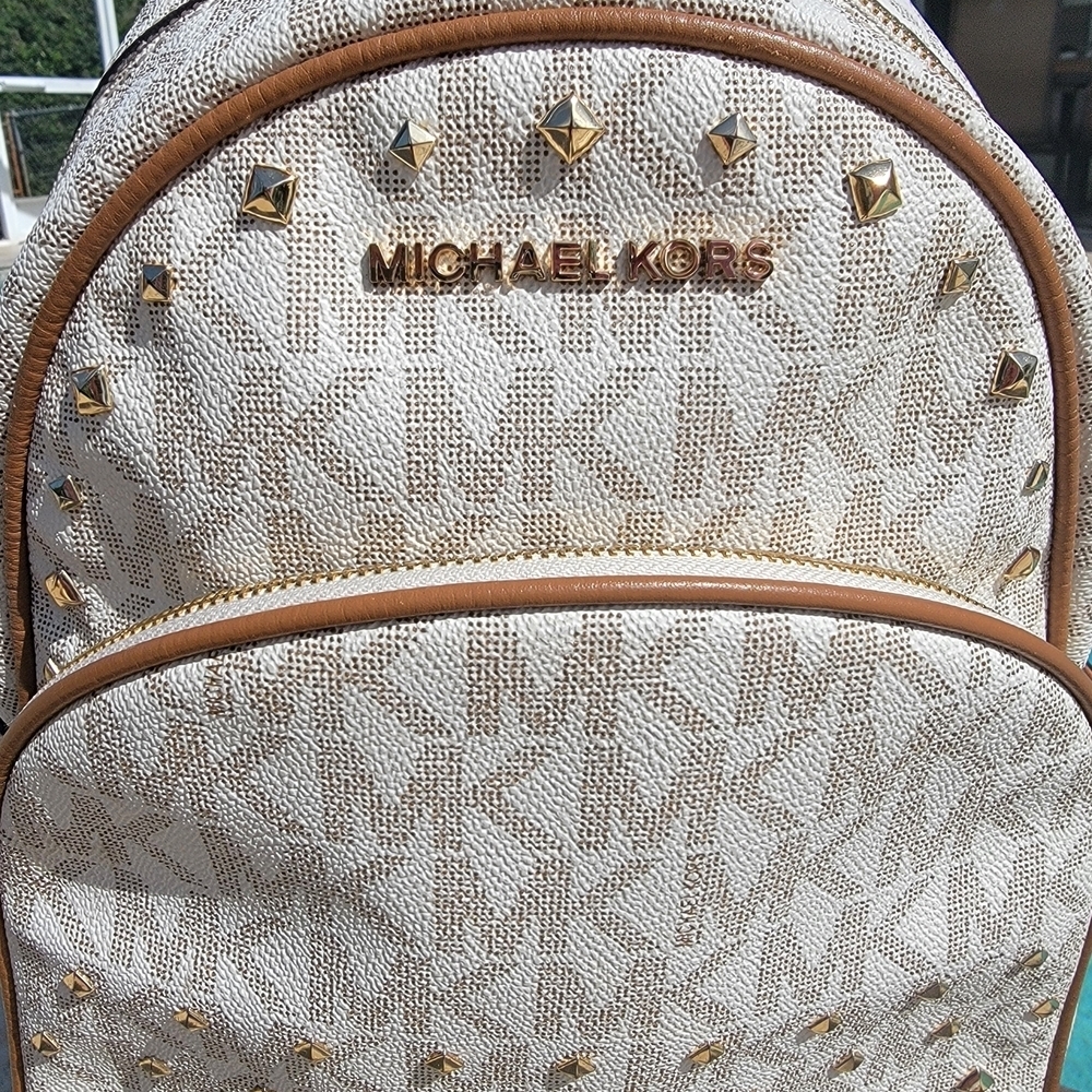 Michael Kors Vanilla Cream Medium Abbey Signature Gold Studded Backpack/Tan Trim - Picture 5 of 16